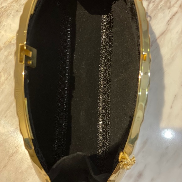 Vintage Gold Coin Purse with Chain - Picture 6 of 9